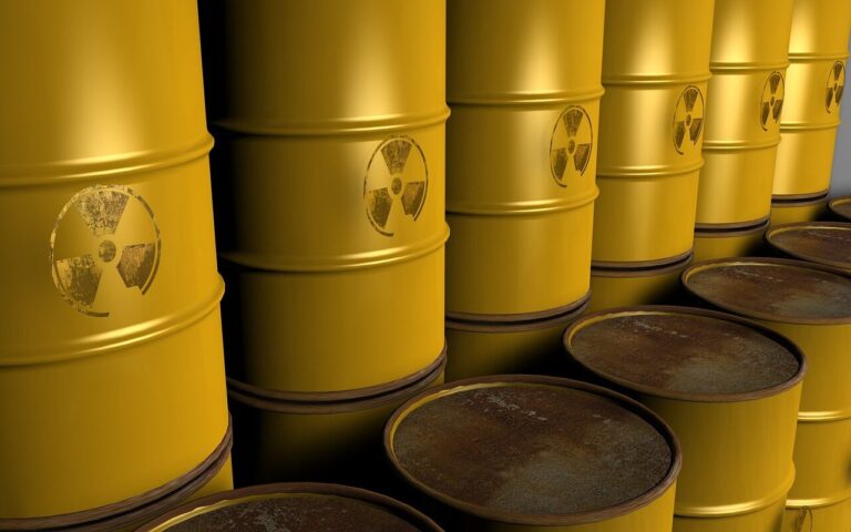 Niebezpieczne odpady w Wołominie. Co z likwidacją składowiska?